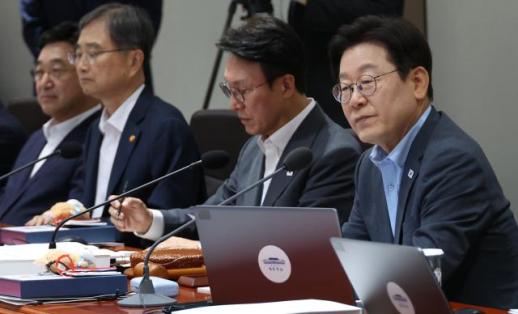 李 산재 원천 예방 위해 강한 제재 필요…입찰 자격 영구 박탈 검토