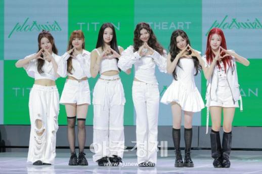 [포토] 걸그룹 앳하트(AtHeart) 데뷔 쇼케이스