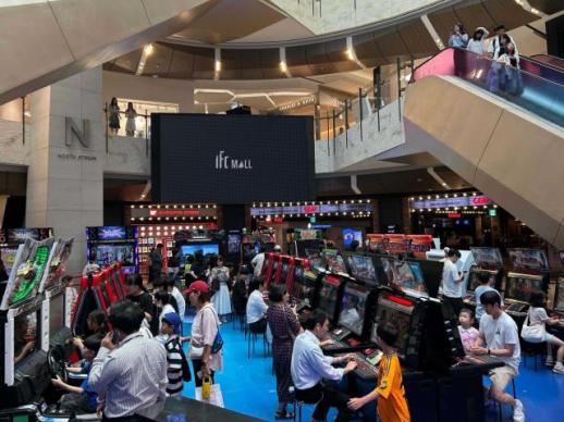 IFC몰, 몰캉스 효과 톡톡…지난달 방문객 25%·매출 10%↑