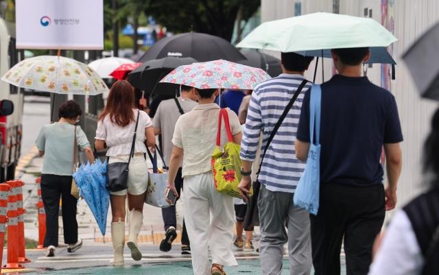 Heat wave to return on Liberation Day after torrential rains lash central regions