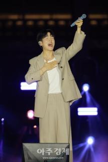 [포토] 광복절 전야제 무대 오른 폴킴