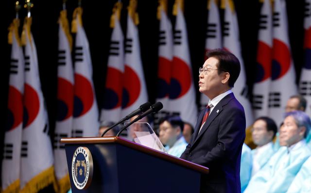 이재명 대통령 80주년 광복절 경축사
이재명 대통령이 15일 서울 세종문화회관에서 열린 80주년 광복절 경축식에서 경축사를 하고 있다 대통령실통신사진기자단