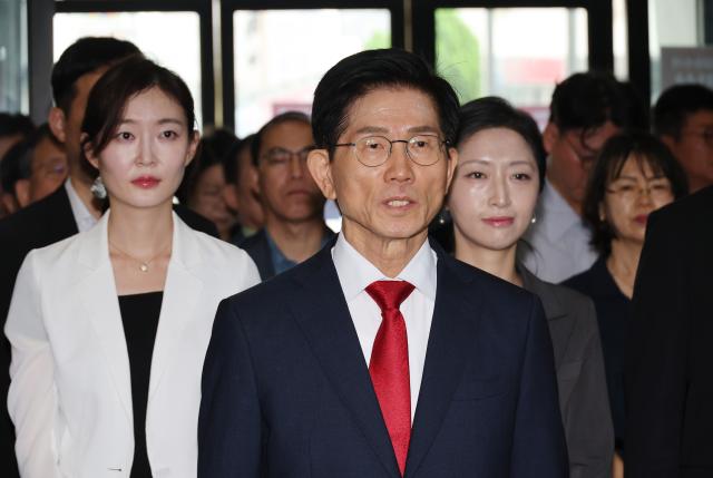 국민의힘 김문수 당 대표 후보가 15일 서울 여의도 중앙당사에서 광복 80주년 기념행사를 열고 기념사를 하고 있다사진연합뉴스