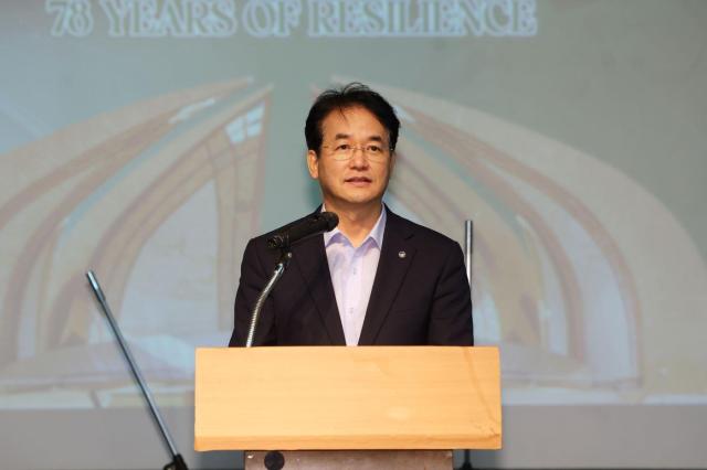 이동환 고양특례시장이 지난 16일 고양시 시민안전체험관에서 열린 ‘2025 한-파키스탄 우호협력의 날’ 행사에 참석해 인사말을 하고 있다 사진고양시