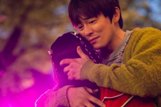 《我的僵尸女儿》票房称冠 韩国本土电影迎新高
