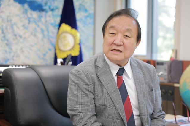 정대철 헌정회장이 지난 12일 아주경제와 인터뷰를 하고 있다 사진유대길 기자 dbeorlf123ajunewscom