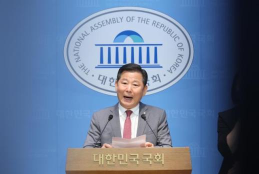 합성대마 흡입 이철규 의원 아들 징역 2년 6개월 실형 선고