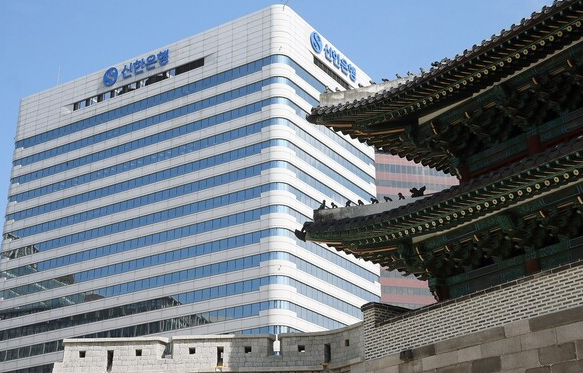 新韩银行为外籍客户推出定期存款担保信用卡服务