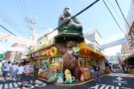 PHOTOS: A street where time stands still, Dongdaemun Stationery and Toy Market