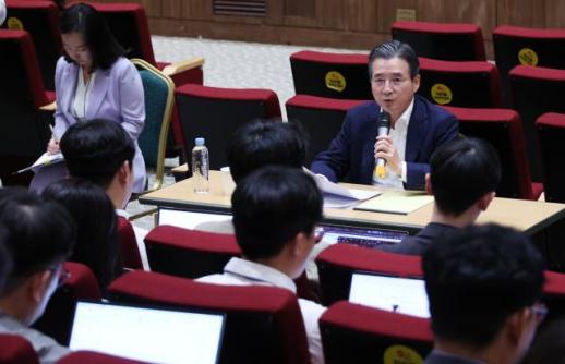 대통령실 美 협상 전략 예측 어려워…국익 사수에 최선