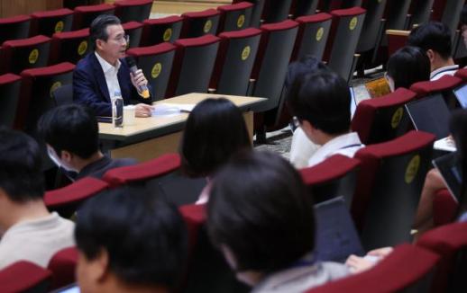 대통령실 석화 구조조정…이익 사유화 용납 불가