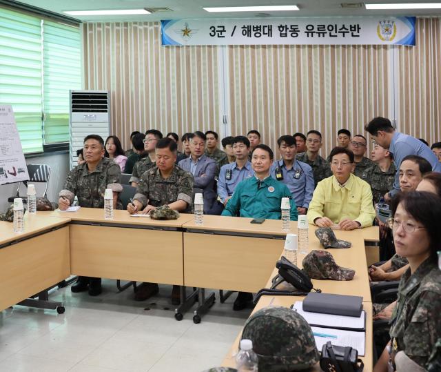 GS칼텍스 여수공장에서 ‘25년 UFS 연습의 일환으로 민관군 합동 유류인수 및 분배훈련 실시하고 있다 사진GS칼텍스 여수공장
