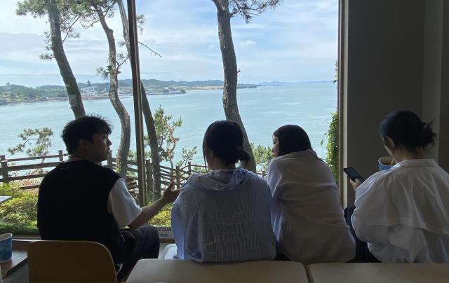 전라남도는 비상근무와 각종 현안 대응으로 누적된 직원 피로를 해소하고 활기찬 조직문화를 만들기 위해 ‘일과 쉼이 함께하는 직장문화’ 추진 방안을 시행한다사진전남도