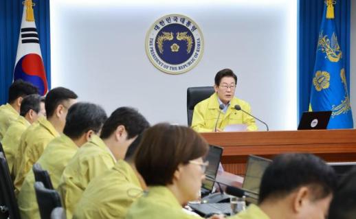 Tổng thống Hàn Quốc nhận định tự tử là thảm họa xã hội…Yêu cầu thành lập cơ quan đối phó ở cấp liên bộ