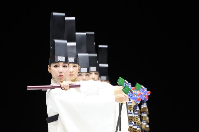Korean traditional dance performance “One Dance” AJP Han Jun-gu