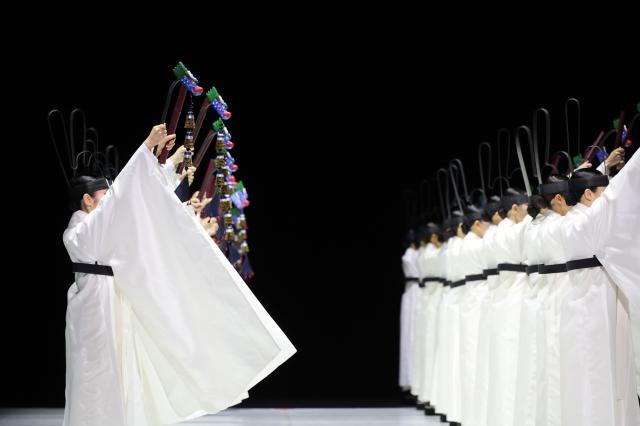 Korean traditional dance performance “One Dance” AJP Han Jun-gu