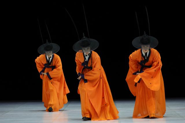 Korean traditional dance performance “One Dance” AJP Han Jun-gu