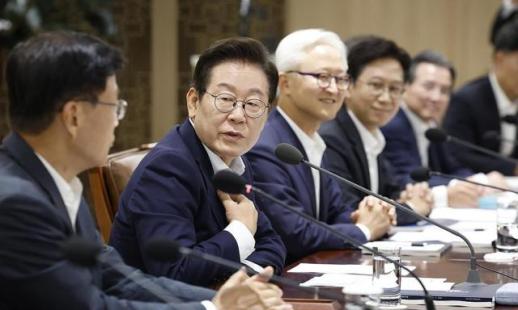 AI 골든타임 잡는다…내년 R&D 예산 사상 최대 35조3000억 투입