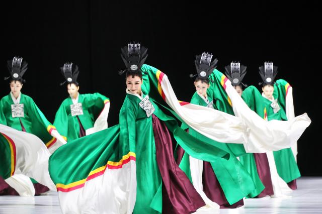 PHOTOS: One Dance, a modern reinterpretation of Joseon royal ritual dance (3)