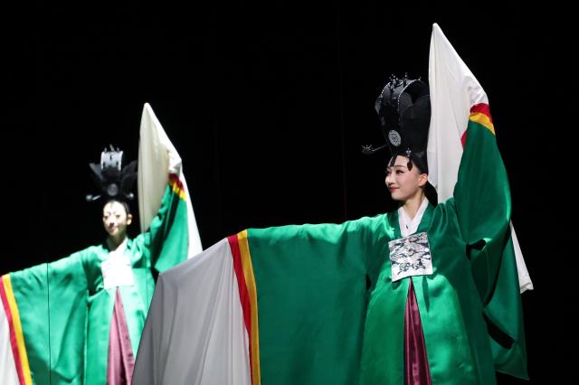 Korean traditional dance performance “One Dance” AJP Han Jun-gu