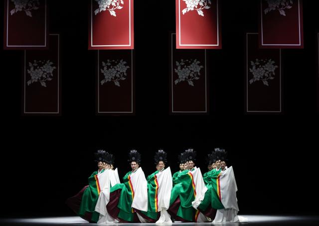 Korean traditional dance performance “One Dance” AJP Han Jun-gu