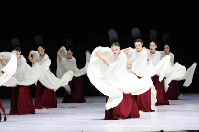 Korean traditional dance performance “One Dance” AJP Han Jun-gu