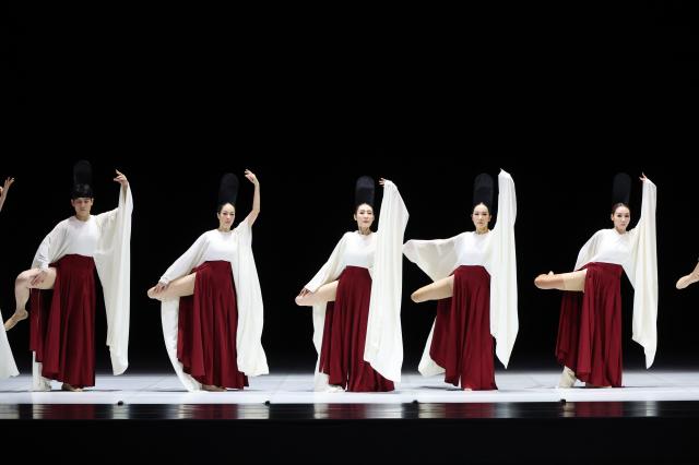 Korean traditional dance performance “One Dance” AJP Han Jun-gu