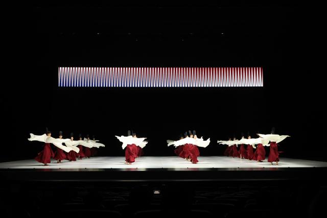 Korean traditional dance performance “One Dance” AJP Han Jun-gu