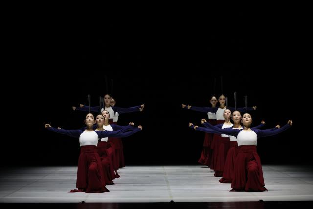 Korean traditional dance performance “One Dance” AJP Han Jun-gu