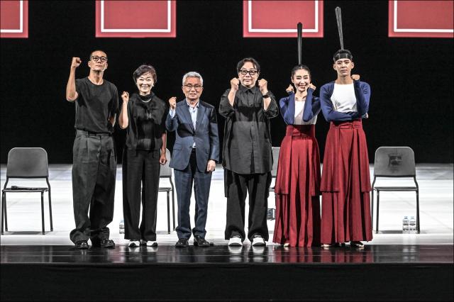 The crew of One Dance pose for a photo during a press call at the Sejong Center for the Performing Arts in central Seoul on Aug 21 2025 From left choreographer Kim Sung-hoon and Jung Hye-jin CEO of the center Ahn Ho-sang director Jung Ku-ho dancers Kim Kyung-ae and Kim Choi Tae-hun Courtesy of Sejong Center