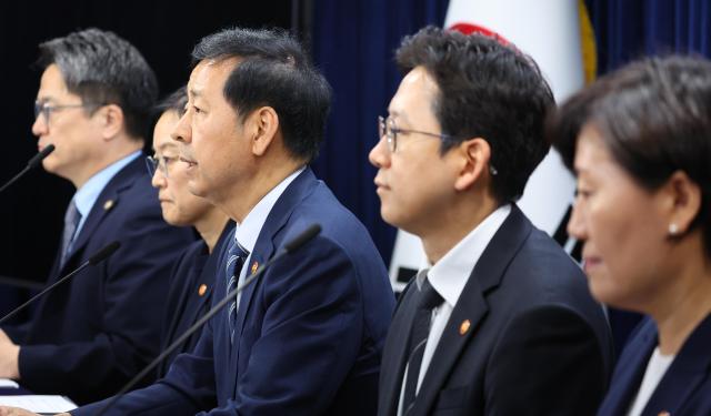왼쪽서 네번째 배경훈 과학기술정보통신부 장관 사진연합뉴스