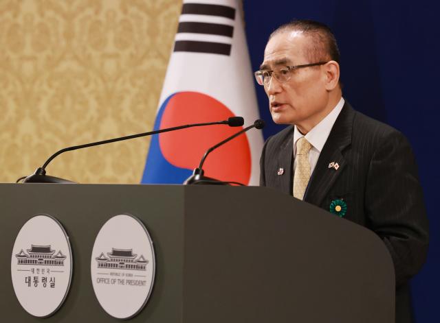 위성락 국가안보실장이 24일 일본 도쿄의 한국프레스센터가 마련된 호텔에서 이재명 대통령의 일본 방문 관련 브리핑을 하고 있다 사진연합뉴스