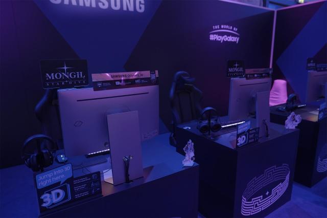 넷마블 몬길 STAR DIVE는 삼성전자가 독일 쾰른 Dock2 행사장에서 8월 22일 23일 양일간 진행한 이용자 체험 행사 더 월드 오브 플레이갤럭시에 참가했다사진넷마블