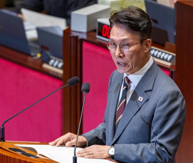 김민석 국무총리가 25일 국회에서 열린 예산결산특별위원회 전체 회의에 출석해 인사말을 하고 있다 사진연합뉴스