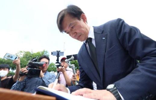 조국 원장 복권 후 첫 광주 방문...옥현진 대주교 예방 