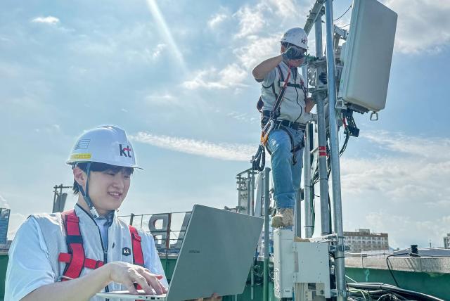 KT는 26일 상용 5G 네트워크에서 AI-RAN인공지능 기반 무선접속망 기술 검증을 시작했다고 밝혔다 사진KT

 