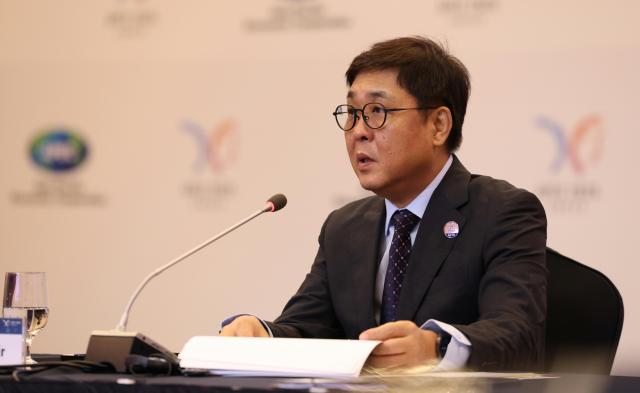 최휘영 문화체육관광부 장관이 27일 경북 경주 힐튼호텔에서 열린 APEC 문화산업고위급대화 개회식에서 개회사를 하고 있다 사진문체부