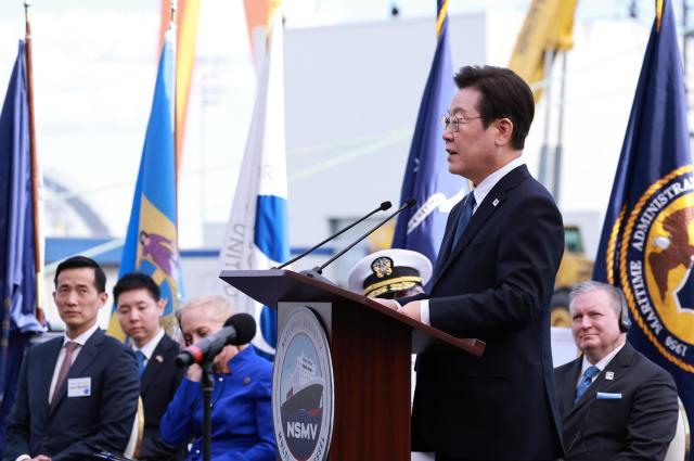 President Lee Jae Myung gives celebratory speech at his visit to Hanwha Philly Shipyard in Philadelphia Aug 26 2025 Yonhap