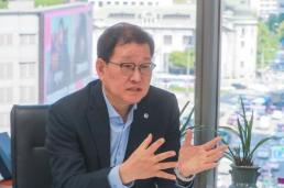 직접 발로 뛰며 포용금융 앞장