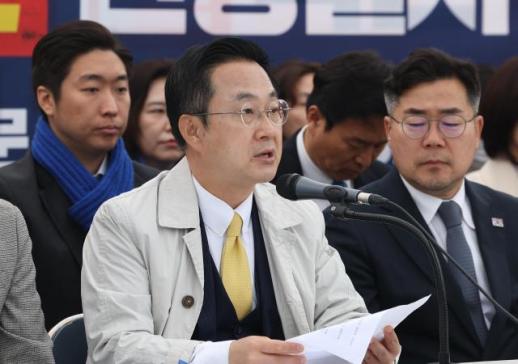내란특검, 민주당 박성준 참고인조사...국민의힘 방해 있었다고 생각