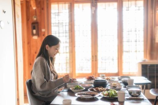 【亚洲人之声】一人食：便利背后的社会隐忧