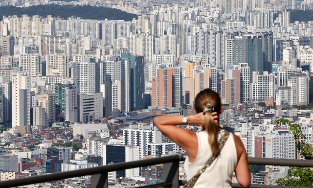 서울 남산에서 바라본 아파트 단지 사진연합뉴스