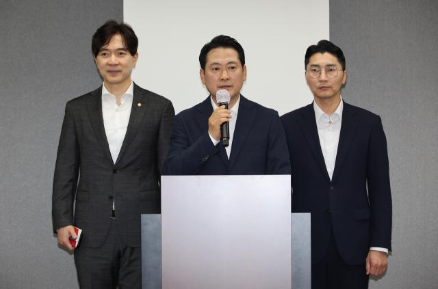 장동혁 국민의힘 대표가 28일 인천국제공항공사 항공교육원에서 현안 관련 기자간담회를 하고 있다 사진연합뉴스