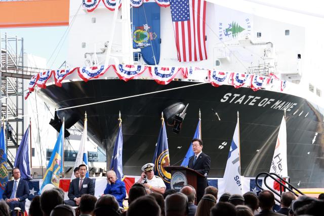 President Lee Jae Myung delivers a speech during his visit to Hanwha Philly Shipyard in Philadelphia Aug 26 2025 Yonhap