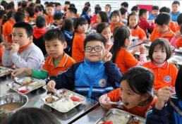 하노이 초등 급식 보조금 시행…학부모들, 기대와 걱정 교차