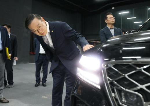 車부품 수출업체 찾은 이명구 관세청장 실질적 지원 마련할 것