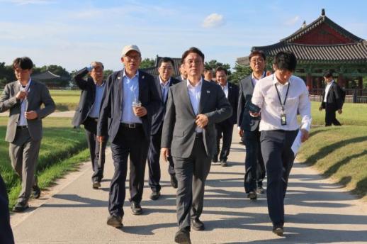 金총리 APEC, 美·中 정상 참석하면 훨씬 큰 행사 될 듯