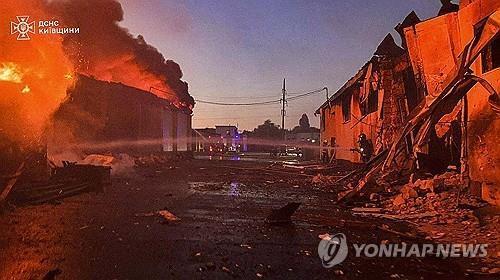 러시아 드론 공습받은 우크라이나 키이우 지역 사진연합뉴스