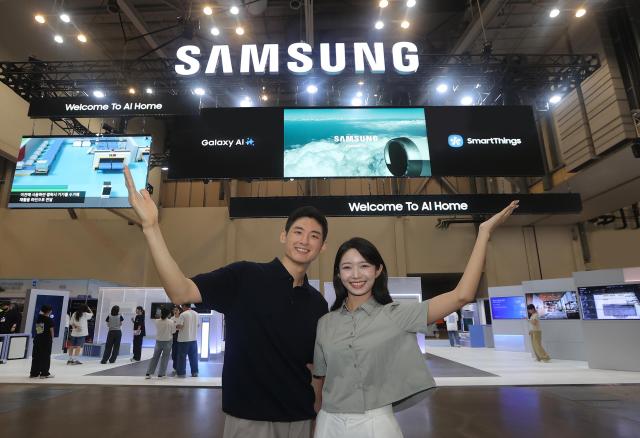 지난 27일 부산 해운대구 벡스코에서 열린 기후산업국제박람회 2025 내 삼성전자 부스 전경 사진삼성전자
