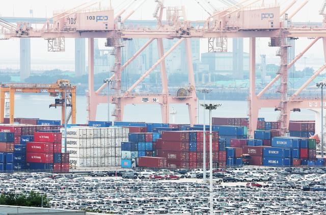 8月の輸出1.3%↑…半導体151億ドル「過去最大」 ・対米輸出は12%減少